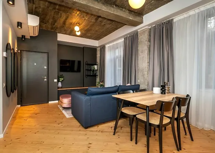 Marvellous Design 2Br Old Town